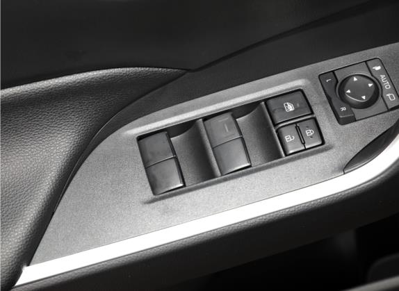 威兰达 2022款 改款 2.0L CVT两驱领先版 车厢座椅   门窗控制