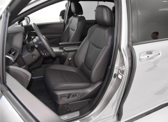 赛那SIENNA 2021款 2.5L混动 铂金版 车厢座椅   前排空间