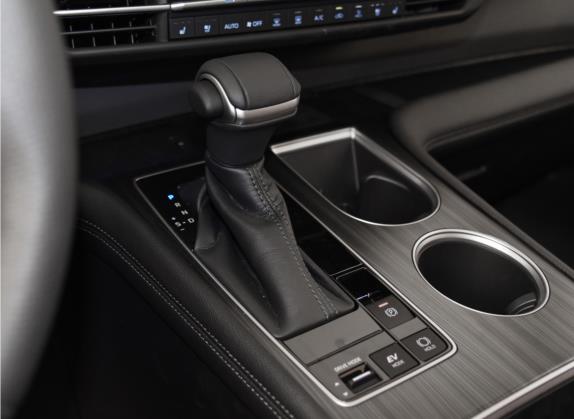 赛那SIENNA 2021款 2.5L混动 铂金版 中控类   挡把