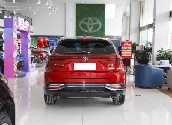 威飒 2022款 2.0L CVT两驱尊贵版 外观   正后