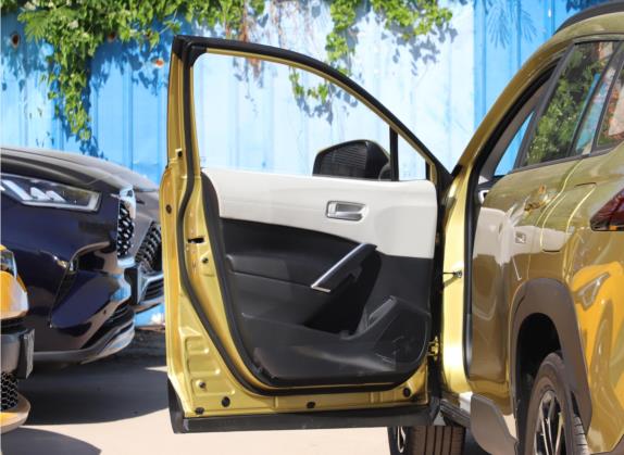 锋兰达 2022款 2.0L CVT尊贵版 车厢座椅   前门板