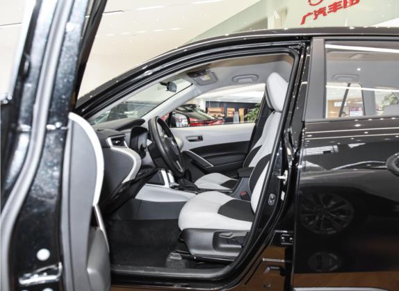 锋兰达 2022款 2.0L CVT精英版 车厢座椅   前排空间