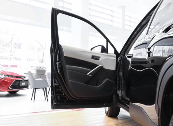 锋兰达 2022款 2.0L CVT精英版 车厢座椅   前门板