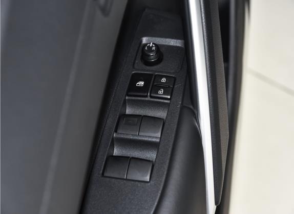 锋兰达 2022款 2.0L CVT领先版 车厢座椅   门窗控制