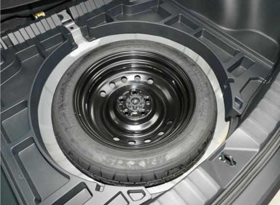 锋兰达 2022款 2.0L CVT豪华PLUS版 其他细节类   备胎