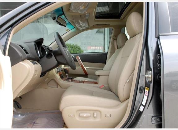 汉兰达 2009款 2.7L 两驱7座至尊版 车厢座椅   前排空间