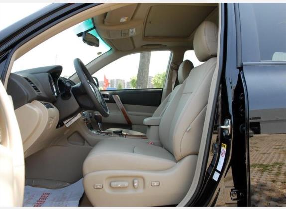 汉兰达 2009款 3.5L 四驱7座至尊版 车厢座椅   前排空间