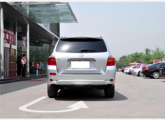 汉兰达 2009款 2.7L 两驱7座豪华导航版 外观   正后