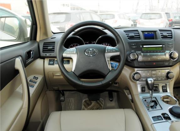 汉兰达 2011款 2.7L 两驱7座豪华版 中控类   驾驶位