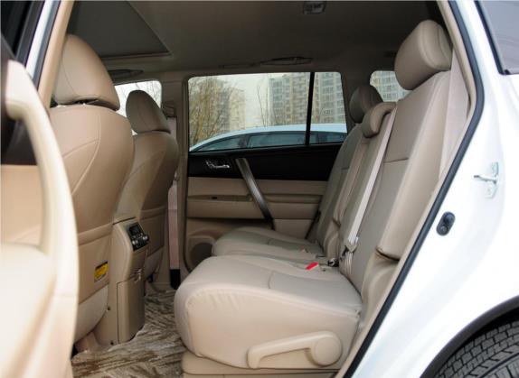 汉兰达 2011款 2.7L 两驱7座豪华版 车厢座椅   后排空间