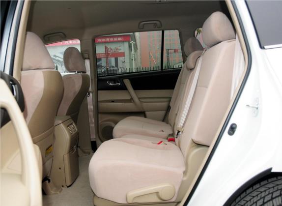 汉兰达 2012款 2.7L 两驱5座精英版 车厢座椅   后排空间