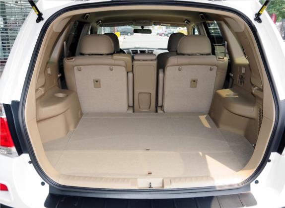 汉兰达 2012款 2.7L 两驱5座运动版 车厢座椅   后备厢
