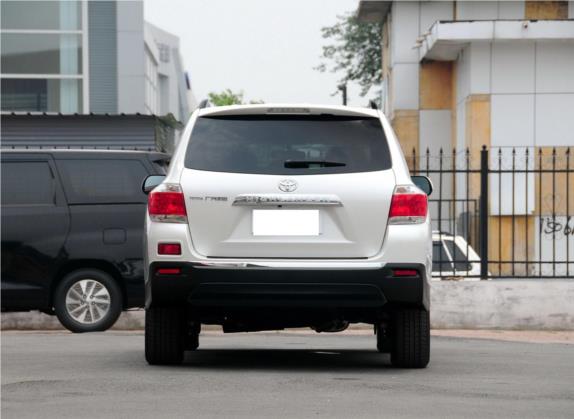 汉兰达 2012款 2.7L 两驱5座运动版 外观   正后