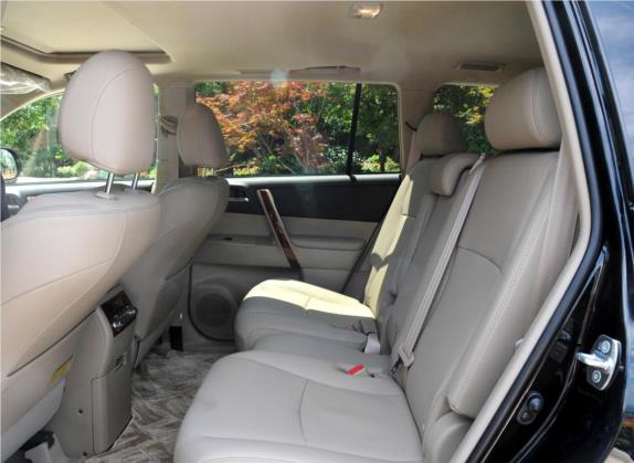 汉兰达 2012款 3.5L 四驱7座至尊版 车厢座椅   后排空间