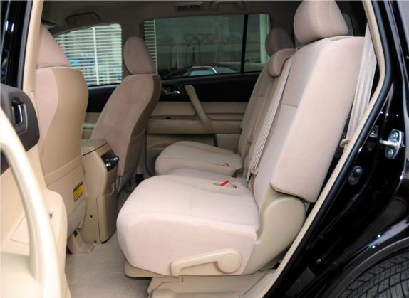 汉兰达 2012款 2.7L 两驱7座精英版 车厢座椅   后排空间