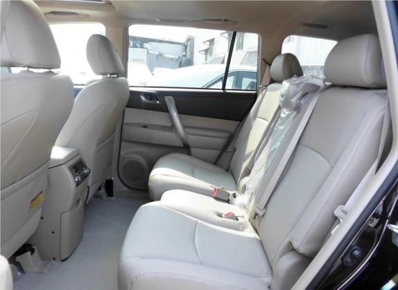 汉兰达 2012款 3.5L 四驱7座豪华导航版 车厢座椅   后排空间