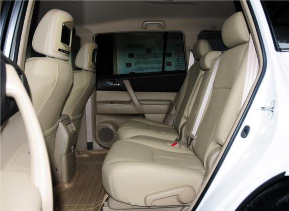 汉兰达 2013款  2.7L 两驱5座紫金版 车厢座椅   后排空间
