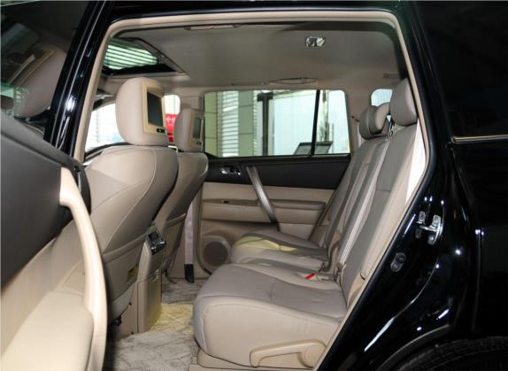 汉兰达 2013款 2.7L 两驱7座紫金版 车厢座椅   后排空间