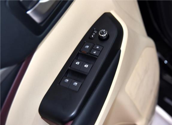 汉兰达 2015款 2.0T 两驱豪华版 7座 车厢座椅   门窗控制