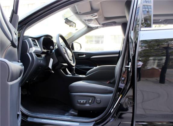 汉兰达 2015款 2.0T 两驱豪华导航版 7座 车厢座椅   前排空间