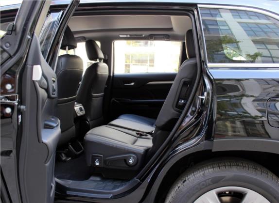 汉兰达 2015款 2.0T 两驱豪华导航版 7座 车厢座椅   后排空间