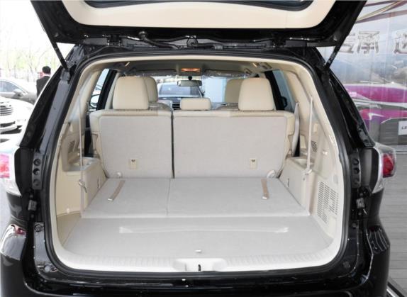 汉兰达 2015款 2.0T 四驱精英版 7座 车厢座椅   后备厢
