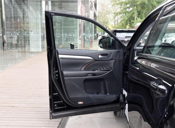 汉兰达 2015款 2.0T 四驱豪华导航版 7座 车厢座椅   前门板