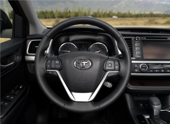 汉兰达 2015款 2.0T 四驱至尊版 7座 中控类   驾驶位