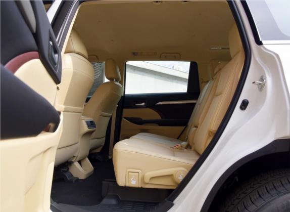 汉兰达 2015款 3.5L 四驱精英版 7座 车厢座椅   后排空间