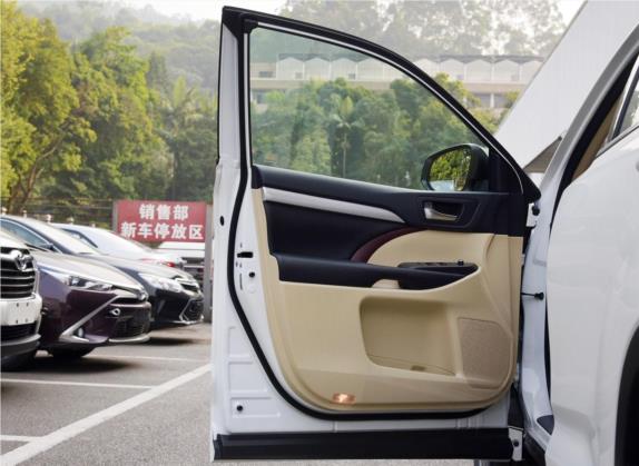 汉兰达 2015款 3.5L 四驱精英版 7座 车厢座椅   前门板