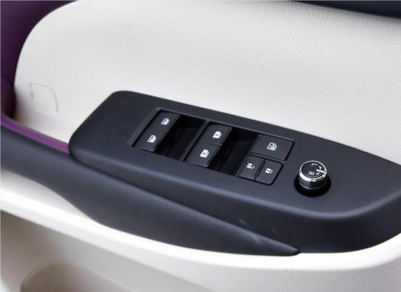 汉兰达 2015款 3.5L 四驱精英版 7座 车厢座椅   门窗控制