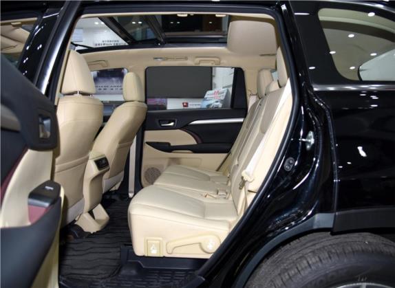 汉兰达 2015款 3.5L 四驱豪华版 7座 车厢座椅   后排空间