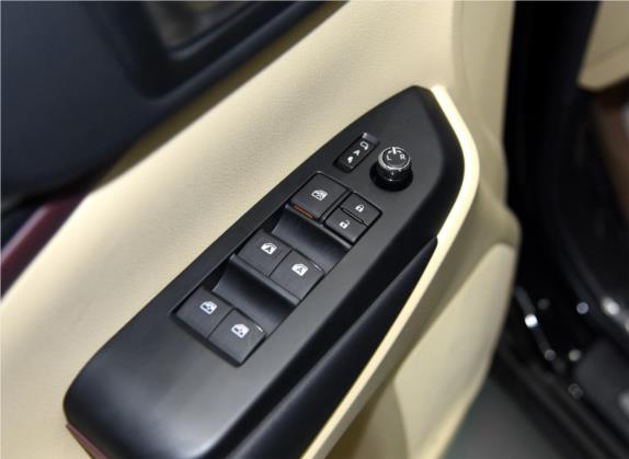 汉兰达 2015款 3.5L 四驱豪华版 7座 车厢座椅   门窗控制