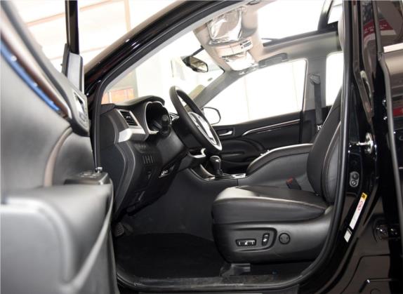 汉兰达 2015款 3.5L 四驱至尊版 7座 车厢座椅   前排空间