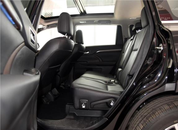 汉兰达 2015款 3.5L 四驱至尊版 7座 车厢座椅   后排空间