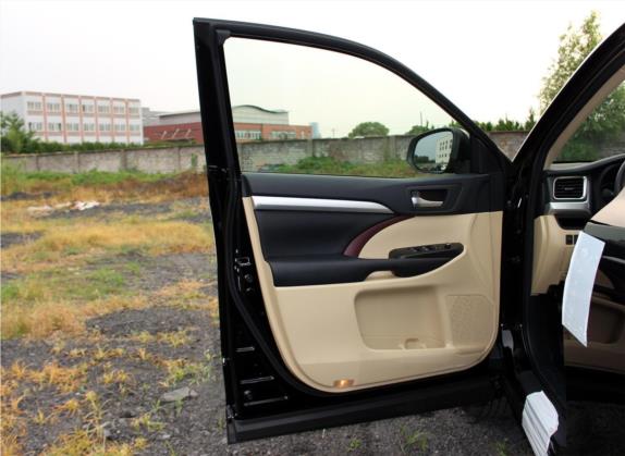 汉兰达 2017款 2.0T 四驱精英版 7座 车厢座椅   前门板