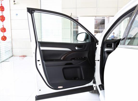 汉兰达 2017款 2.0T 四驱豪华版 7座 车厢座椅   前门板