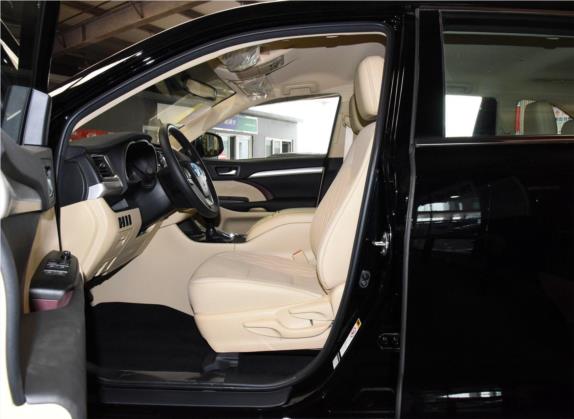 汉兰达 2017款 3.5L 四驱精英版 7座 车厢座椅   前排空间
