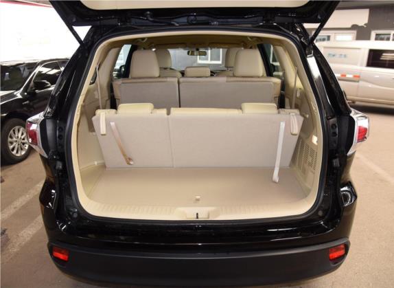 汉兰达 2017款 3.5L 四驱精英版 7座 车厢座椅   后备厢