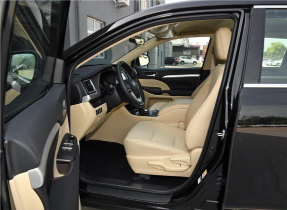 汉兰达 2018款 2.0T 两驱精英版 5座 国VI 车厢座椅   前排空间