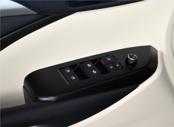 汉兰达 2018款 2.0T 两驱精英版 7座 国VI 车厢座椅   门窗控制