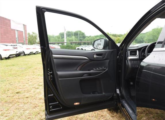 汉兰达 2018款 2.0T 四驱至尊版 7座 国VI 车厢座椅   前门板