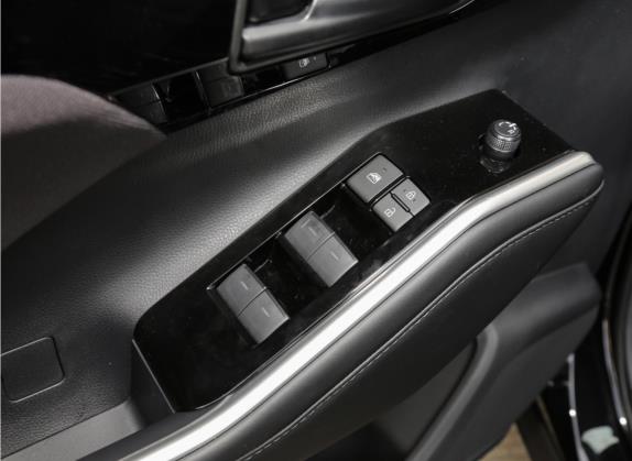汉兰达 2022款 双擎 2.5L 两驱精英版 7座 车厢座椅   门窗控制