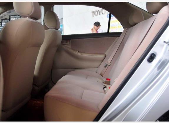 花冠 2010款 1.6L 手动经典版 车厢座椅   后排空间