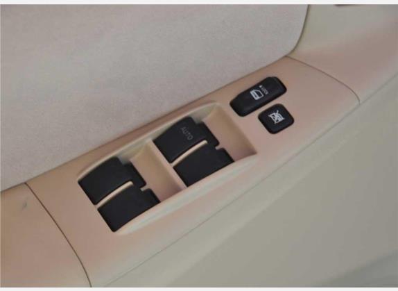花冠 2010款 1.6L 手动经典版 车厢座椅   门窗控制