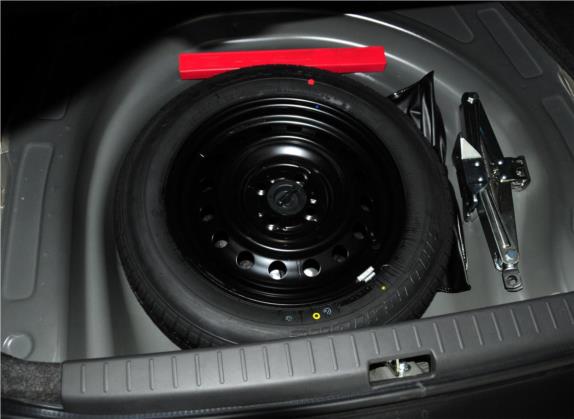花冠 2010款 1.6L 手动豪华版 其他细节类   备胎