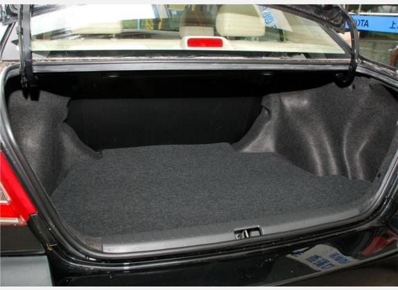 花冠 2010款 1.6L 自动豪华版 车厢座椅   后备厢