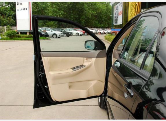 花冠 2010款 1.6L 自动豪华版 车厢座椅   前门板