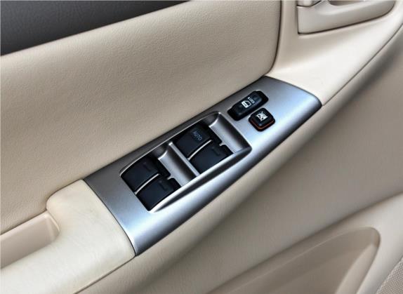 花冠 2011款 1.6L 自动豪华版 车厢座椅   门窗控制