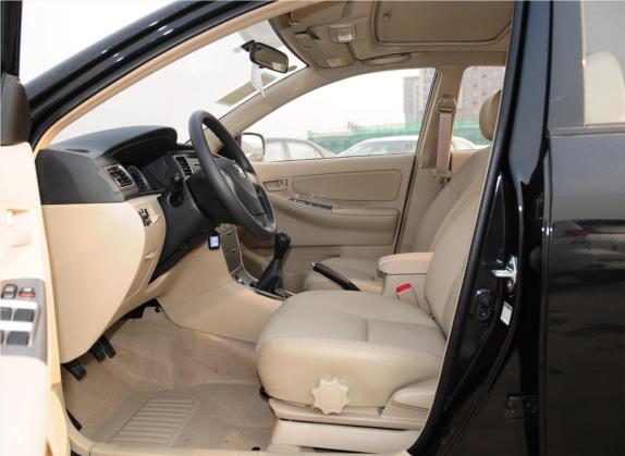花冠 2013款 1.6L 手动豪华版 车厢座椅   前排空间